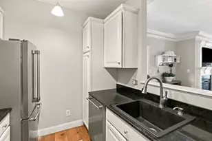 131 Merrimac St, Newburyport, MA 01950 - Photo 16