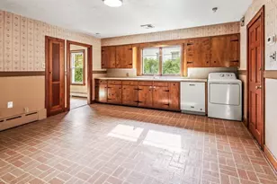 20 Roger St, Southbridge, MA 01550 - Photo 8