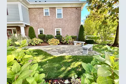 185 Essex Street #4D, Melrose, MA 02176 - Photo 4