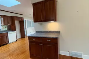 25 Wayne Memorial Dr, Dartmouth, MA 02747 - Photo 6