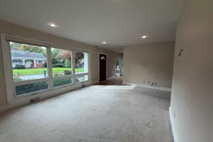 25 Wayne Memorial Dr, Dartmouth, MA 02747 - Photo 12