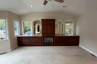 25 Wayne Memorial Dr, Dartmouth, MA 02747 - Photo 14