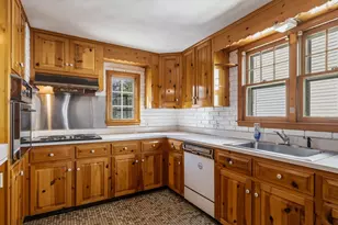 196 Sargeant St, Holyoke, MA 01040 - Photo 16