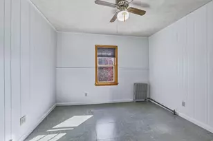 196 Sargeant St, Holyoke, MA 01040 - Photo 22