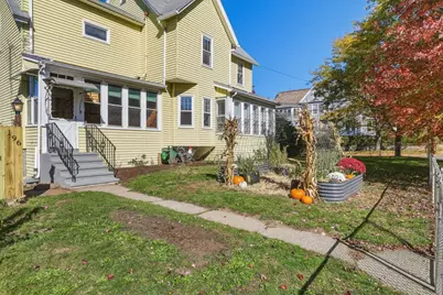 196 Sargeant St, Holyoke, MA 01040 - Photo 1
