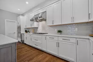 611 Centre St, Newton, MA 02458 - Photo 8