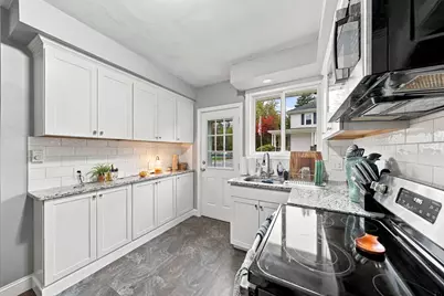 655 Gardners Neck Rd, Swansea, MA 02777 - Photo 32