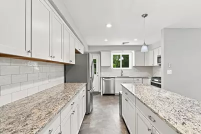 655 Gardners Neck Rd, Swansea, MA 02777 - Photo 10