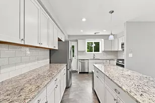 655 Gardners Neck Road, Swansea, MA 02777 - Photo 10