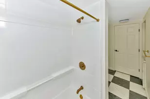 21 Park St, Haverhill, MA 01830 - Photo 12