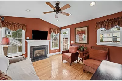 194 Clinton St, New Bedford, MA 02740 - Photo 14