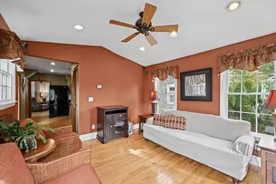194 Clinton St, New Bedford, MA 02740 - Photo 16