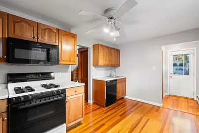 6 Martin St, Saugus, MA 01906 - Photo 10