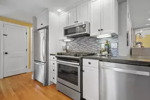 8 Elmwood Cir, Peabody, MA 01960 - Photo 12
