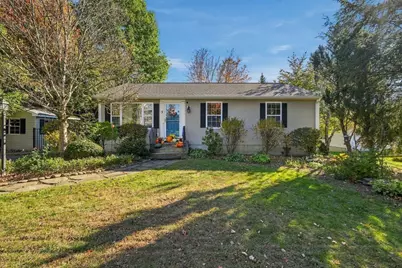 5 Maxine Cir, Easthampton, MA 01027 - Photo 1