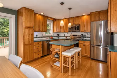 70 Strawberry Hill Rd, Agawam, MA 01030 - Photo 8