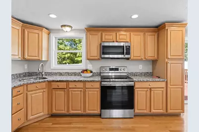 117 Marks St, Rockland, MA 02370 - Photo 4