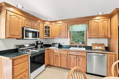 6 Exeter Dr, Woburn, MA 01801 - Photo 8