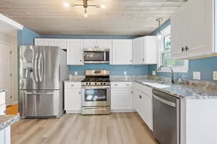631 Central St, Holliston, MA 01746 - Photo 12