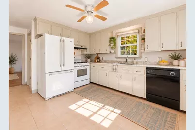 19 Alden St, Mansfield, MA 02048 - Photo 14