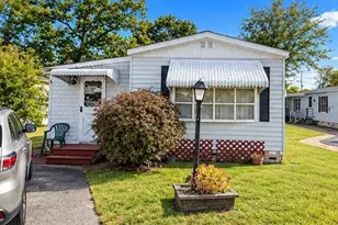 18 Taunton St, Plainville, MA 02762 - Photo 1