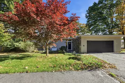 11 Forest Hill Dr, Worcester, MA 01609 - Photo 2