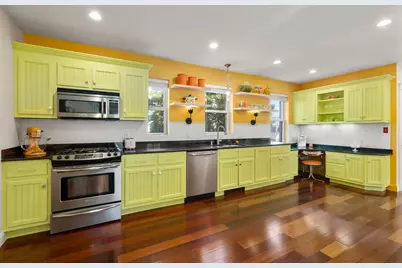 34 Marion Ave, Norwood, MA 02062 - Photo 2