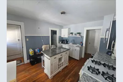 328-330 Chapin Terr, Springfield, MA 01104 - Photo 4