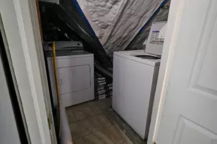 147 Gershom Ave, Lowell, MA 01854 - Photo 12