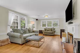 20 Pleasant St, Lunenburg, MA 01462 - Photo 12