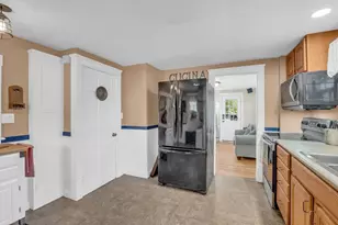 20 Pleasant St, Lunenburg, MA 01462 - Photo 8