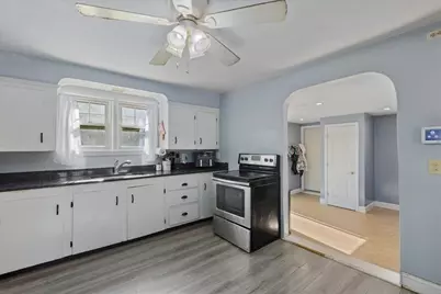 53 Seventeenth St, Lowell, MA 01850 - Photo 4