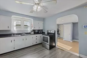 53 17th St, Lowell, MA 01850 - Photo 4
