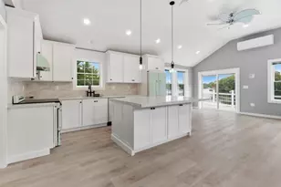 10 Shore Dr, Wrentham, MA 02093 - Photo 14