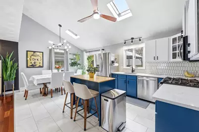 17 Dundee St, Lowell, MA 01850 - Photo 4