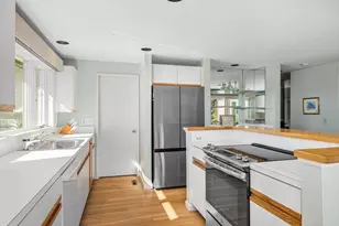 42 N Shore Dr, Dartmouth, MA 02748 - Photo 16