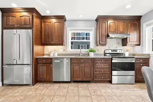 61 Gould St, Wakefield, MA 01880 - Photo 14