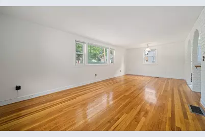 10 Ellswood Street, Boston, MA 02132 - Photo 6