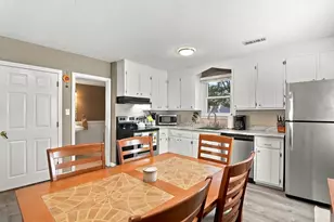 27 Bentley Cir, Methuen, MA 01844 - Photo 10