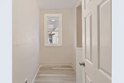 85-87 Hitchcock St #2, Holyoke, MA 01040 - Photo 18