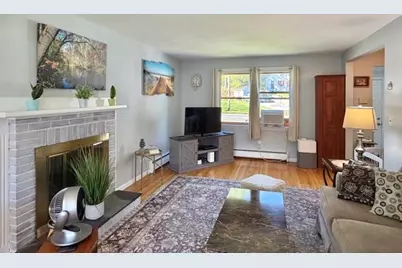 374 Homestead Ave, Holyoke, MA 01040 - Photo 8