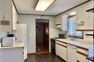 374 Homestead Ave, Holyoke, MA 01040 - Photo 14
