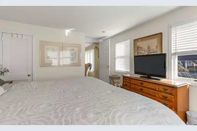 111 Fifth Ave, Barnstable, MA 02601 - Photo 10