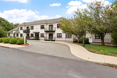 558 E Merrimack St #34, Lowell, MA 01852 - Photo 4