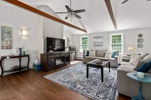 543 Central St, Holliston, MA 01746 - Photo 4