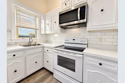 14 Harding Ave, Everett, MA 02149 - Photo 22