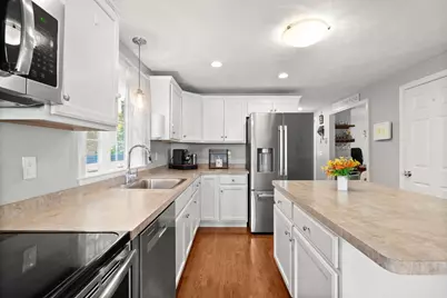 72 Hoover St, Taunton, MA 02780 - Photo 6
