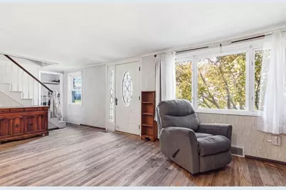 51 Maple St, Weymouth, MA 02189 - Photo 4