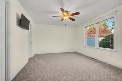22 Pomeroy Meadow Rd #2, Southampton, MA 01073 - Photo 16