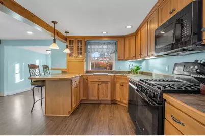 100 Hilltop Rd, Dracut, MA 01826 - Photo 8